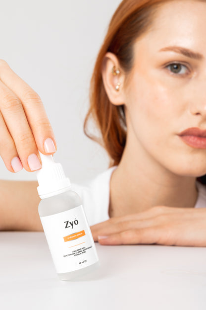 Aufhellendes und hauttonverfeinerndes Vitamin-C-Serum für den Abend, 30 ml